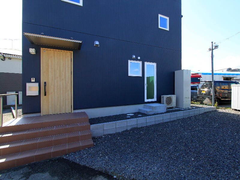 新築ゼロキューブ完成　玄関｜滋賀で家を建てるなら匠工房