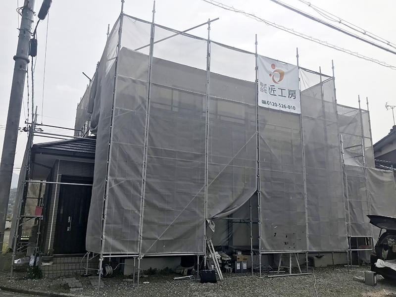 足場組立てをしていきます