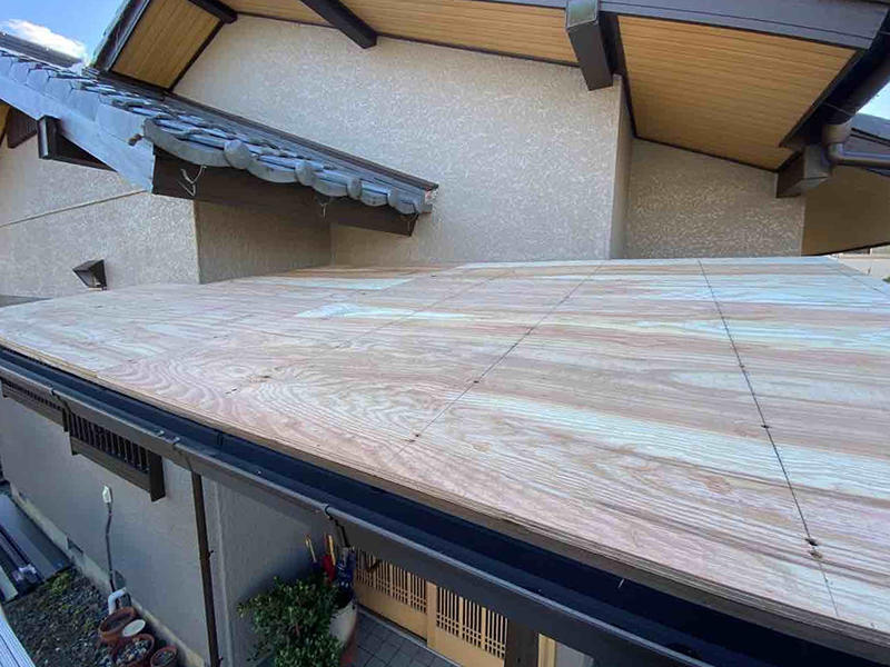 屋根・外壁リフォーム施工中　屋根下地造作｜滋賀でリフォームするなら匠工房