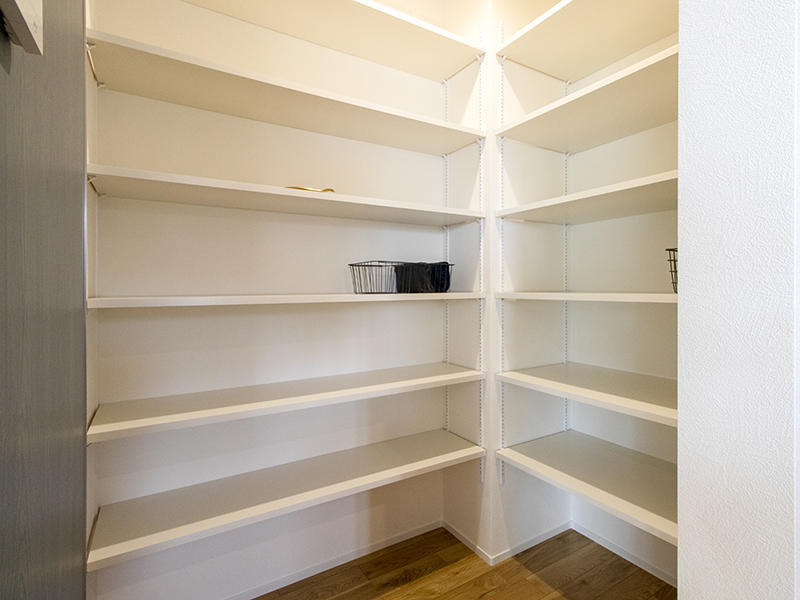 注文住宅新築完成　パントリー｜滋賀で家を建てるなら匠工房