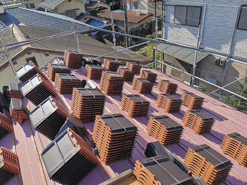 屋根リフォーム施工中　屋根瓦葺き｜滋賀でリフォームするなら匠工房