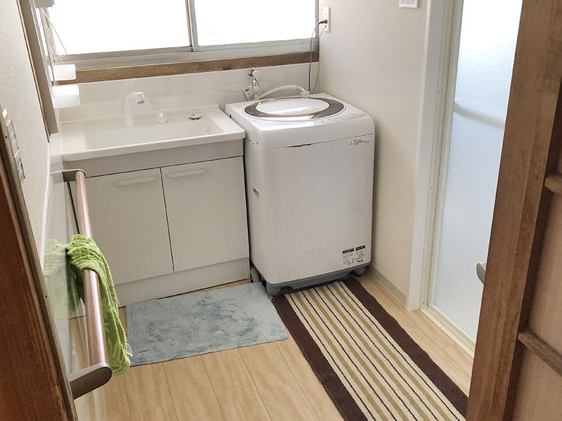 水まわりリフォーム完成　洗面台　TOTO　Vシリーズ｜滋賀でリフォームするなら匠工房