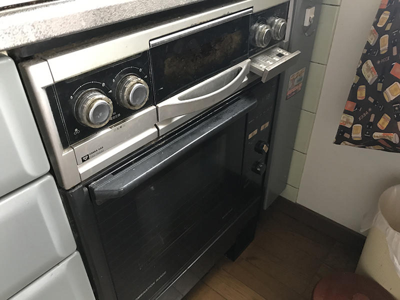 リフォーム前のガスコンロ・オーブン　キッチン