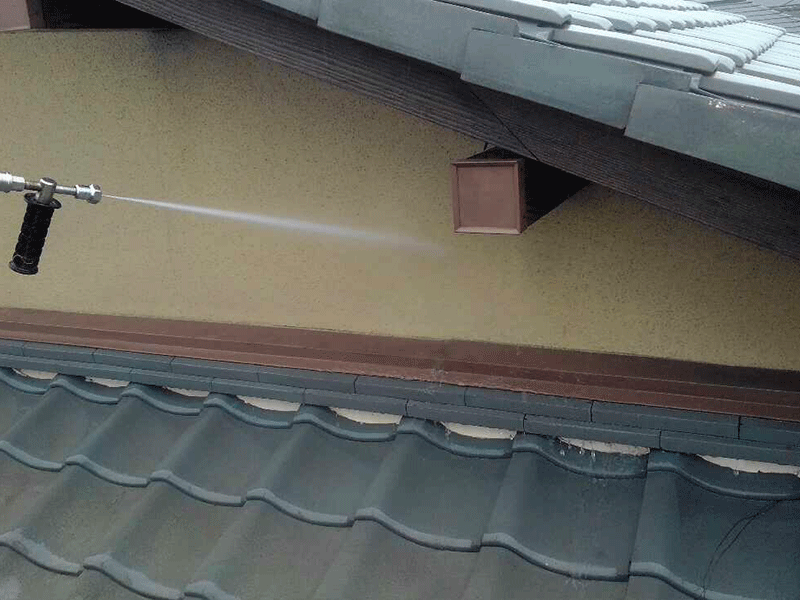 外装リフォーム施工中　外壁：高圧洗浄｜滋賀でリフォームするなら匠工房