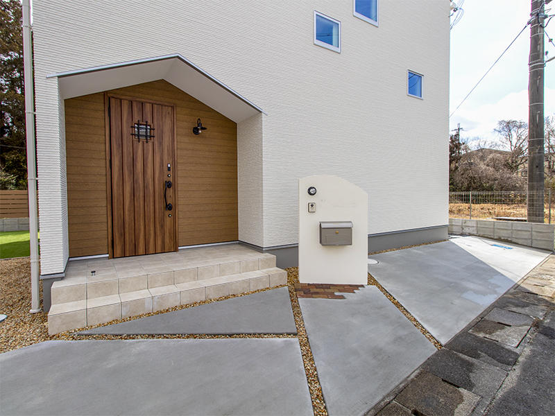 注文住宅新築完成　アプローチ｜滋賀で家を建てるなら匠工房