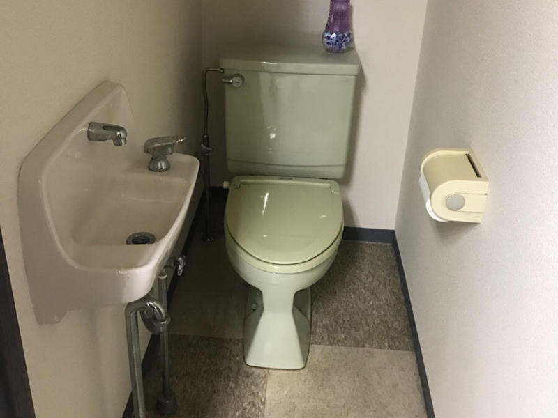 店舗リフォーム施工前　トイレ｜京都でリフォームするなら匠工房