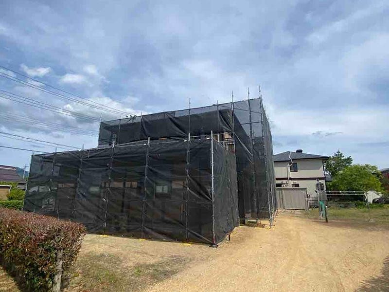 外壁塗装リフォーム施工中　足場組立｜滋賀でリフォームするなら匠工房