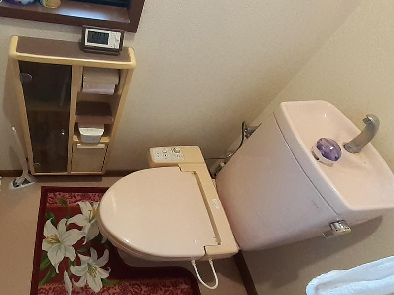 トイレリフォーム施工前 2階:トイレ|滋賀でリフォームするなら匠工房