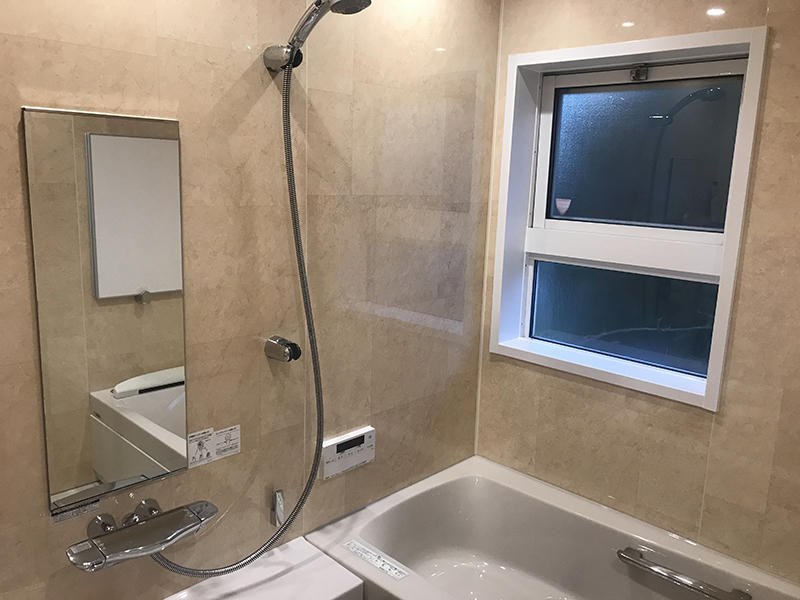 お風呂リフォーム完成　落ち着きのある色合い｜滋賀でリフォームするなら匠工房