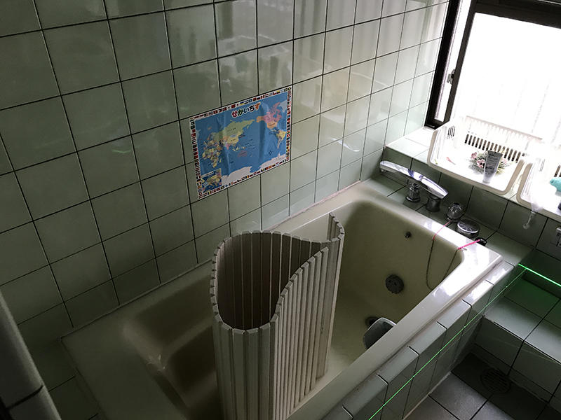 施工前　タイルのお風呂