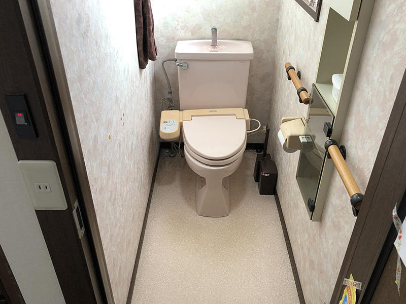 トイレリフォーム施工前　分離型トイレ｜滋賀でリフォームするなら匠工房