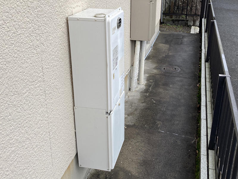 給湯器リフォーム施工前　給湯器｜滋賀でリフォームするなら匠工房