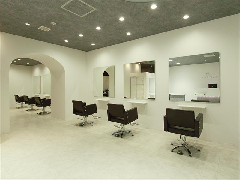 Xarites様　清潔感の中に遊び心や落ち着きを感じる空間に｜滋賀や京都で店舗リフォームなら匠工房