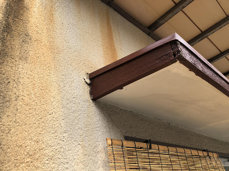 外壁リフォーム施工前　雨染み｜滋賀でリフォームするなら匠工房