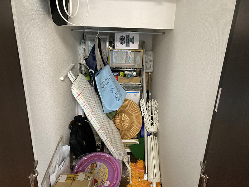 収納リフォーム施工前　階段下収納｜滋賀でリフォームするなら匠工房