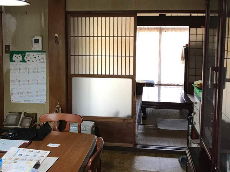 施工前 建具 ガラスの多い仕様になっています