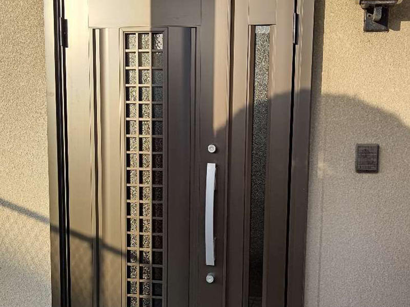 玄関ドアリフォーム完成　玄関ドア　リクシル　リシェント　C20N型｜滋賀でリフォームするなら匠工房