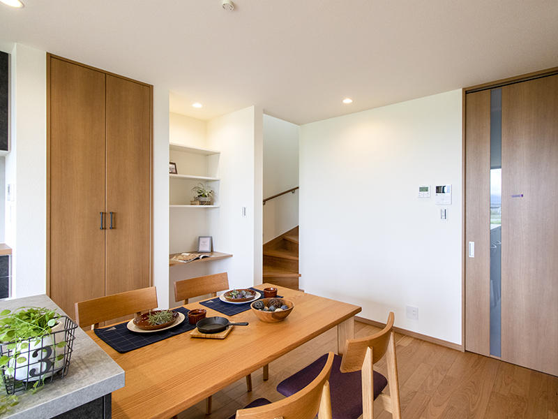 注文住宅新築完成　リビング階段｜滋賀で家を建てるなら匠工房