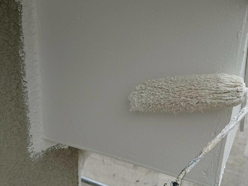 軒天を塗装します