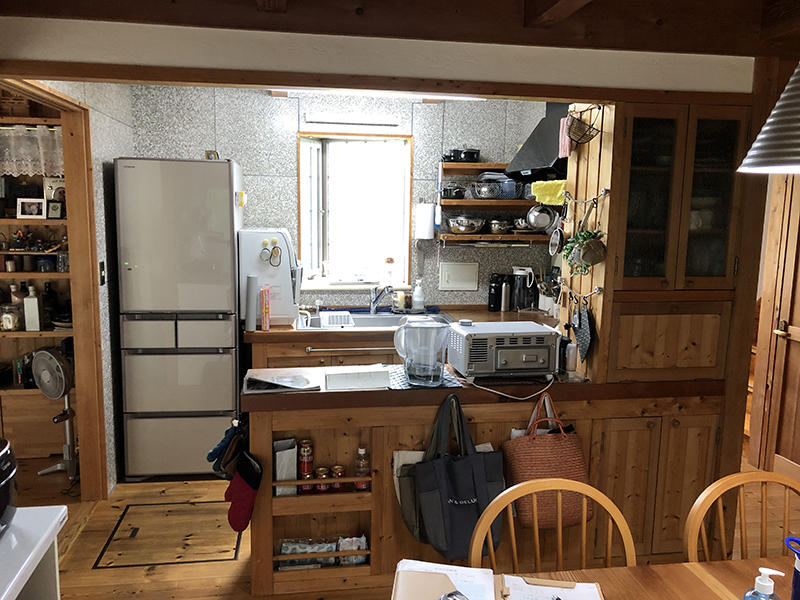 キッチンリフォーム施工前　食器棚｜滋賀でリフォームするなら匠工房