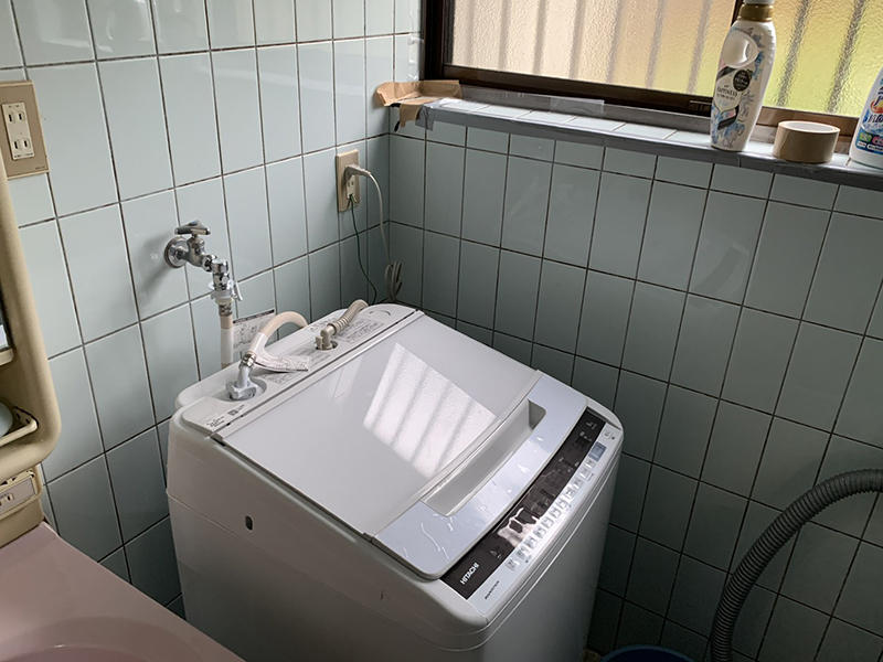 お風呂リフォーム施工前　洗濯機スペース｜滋賀でリフォームするなら匠工房