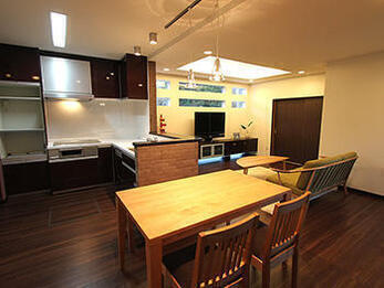 シンプルで広々とした空間