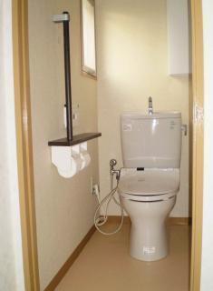 トイレに収納を・・・