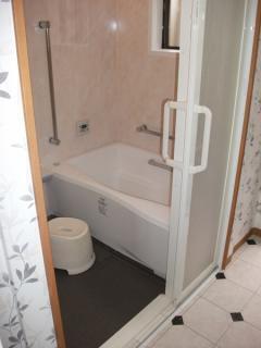 暖かいバスルーム