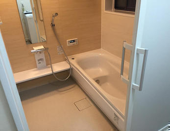 温かみのあるお風呂に！！