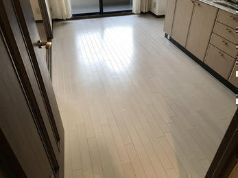 川にせせらぎが聞こえ、窓からの景色抜群のマンションリフォーム