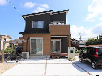 おひさまが降り注ぐ家