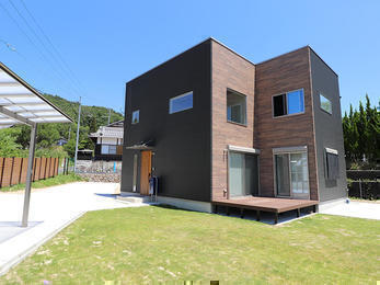 天井を見上げたくなる家