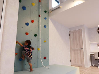 素材にこだわったみんなのワクワクがつまった家