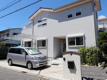 南欧の風を感じるプロヴァンス風住宅