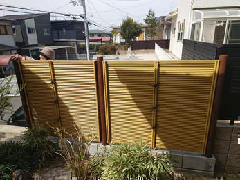 和風のフェンスで景観を大事に