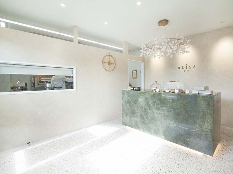 大阪府 BLISS 2021様 店舗事例｜開業ならテナント工房