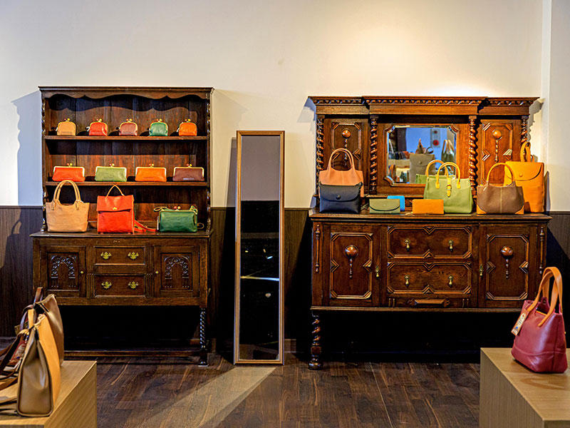 兵庫県 かばんの館様 店舗事例5｜開業ならテナント工房