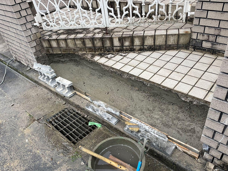 大津市 玄関リフォーム 施工中｜滋賀でリフォームするなら匠工房