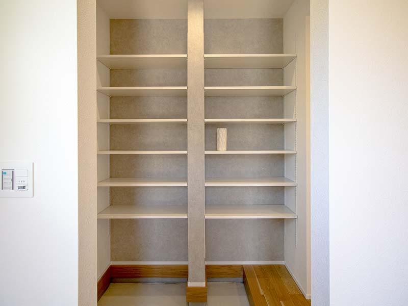 甲賀市注文住宅の新築施工事例 玄関収納｜滋賀で新築なら匠工房へ