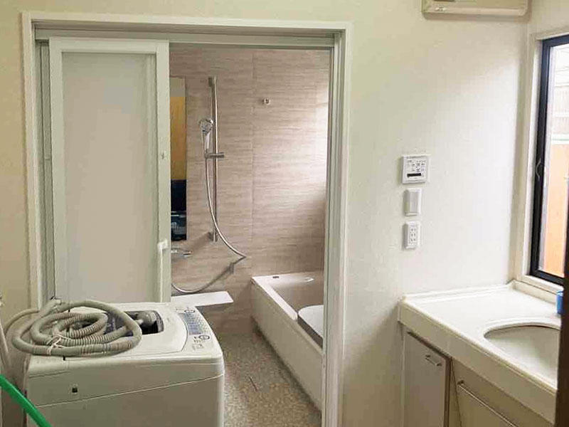 野洲市 浴室ドアリフォーム 施工後｜滋賀でリフォームするなら匠工房