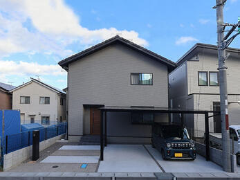 共働き夫婦の子育てを支える、ゆとり設計の家